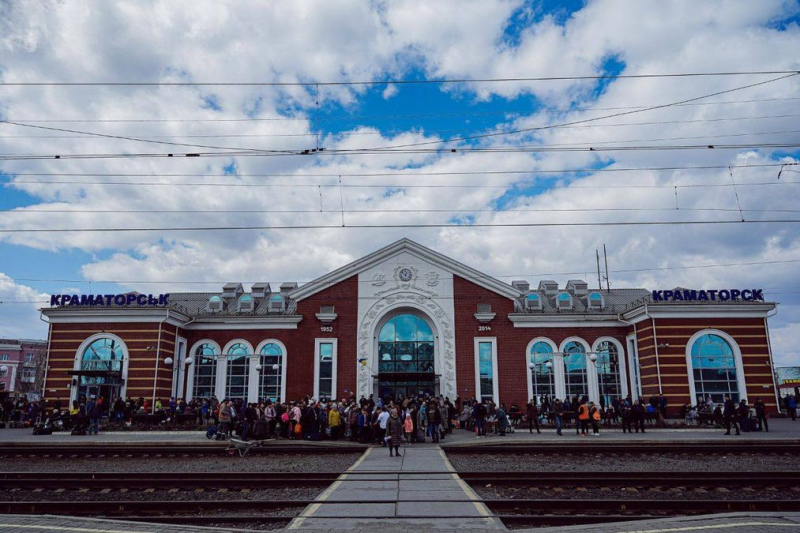 Jahrestag des Raketenangriffs auf Kramatorsk: An allen Bahnhöfen wurde eine Schweigeminute angekündigt