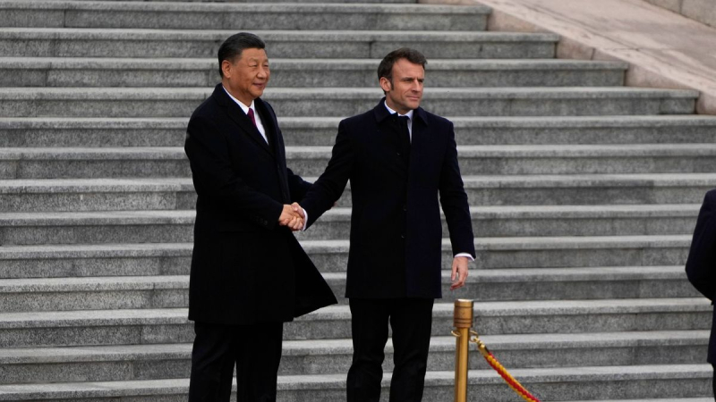 Xi Jinping forderte Macron auf, sich in Peking den USA zu widersetzen, – Reuters