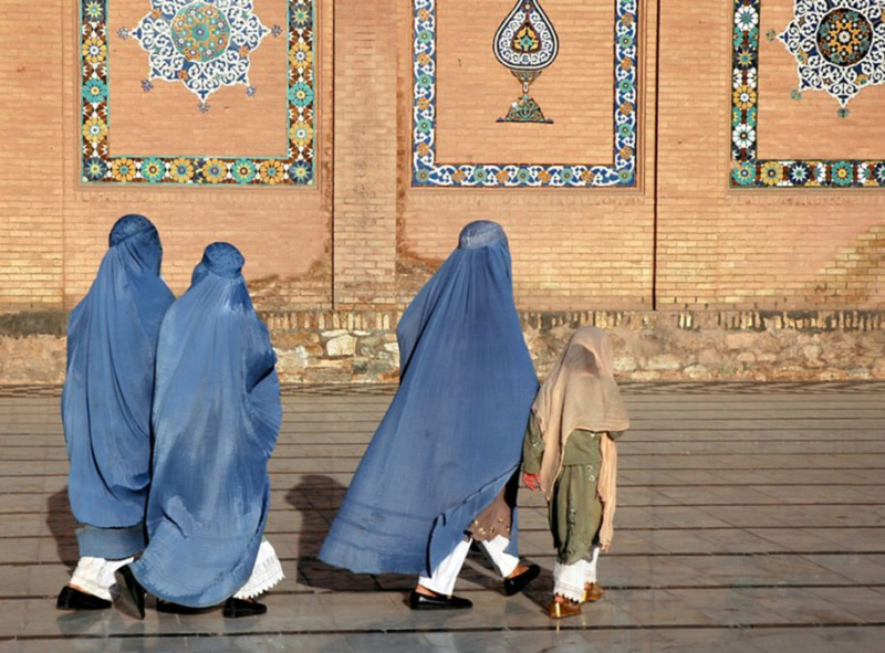 Iran wird Kameras an öffentlichen Orten installieren, um nach Frauen ohne Hijab zu suchen