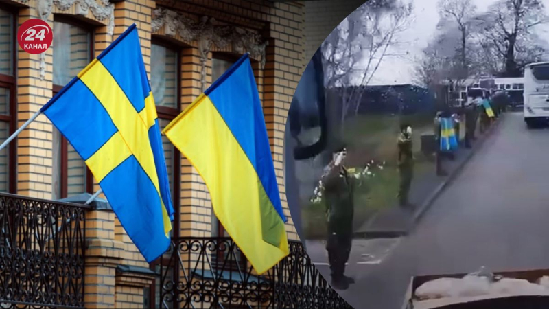 Der Gruß wurde in der Reihe entlang der Straßen salutiert: Ukrainische Soldaten wurden rührend von den Übungen eskortiert in Schweden