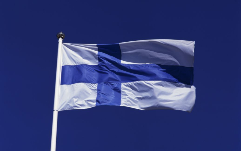 Finnland 4. April wurde offiziell NATO-Mitglied – Morawiecki“ /></p>
<p><strong>Die Flagge Finnlands wird am 4. April im NATO-Hauptquartier gehisst.</strong></p>
<p><strong>Finnland </strong> > 4. April 2023 wurde offiziell Mitglied der Nordatlantischen Allianz. Jetzt sind 31 Länder in der NATO.</p>
<p>Polens Ministerpräsident Mateusz Morawiecki hat dies auf Twitter angekündigt.</p>
<p>“Ab heute sind 31 Länder Teil der Allianz. Starke Partner sind eine Garantie der Sicherheit für Polen, unsere Region und die ganze Welt”, betonte Morawiecki.</p>
<p>Im Mai 2022 beantragten <strong>Schweden und Finnland offiziell den Beitritt zur Nordatlantischen Allianz</strong>.</p>
<p>Finnland wurde offiziell das 31. Mitglied der NATO, nachdem die Türkei als letztes Mitglied der Allianz den Beitrittsantrag des Landes genehmigt hatte.</p>
<p>Zuvor hatte der türkische Präsident Recep Tayyip <strong>Erdogan erklärt, dass das Land dies tun würde das Protokoll über Finnlands NATO-Beitritt getrennt von Schweden zu ratifizieren.</strong> Ungarn folgte diesem Beispiel.</p>
<p>Im November 2022 erklärte NATO-Generalsekretär <strong>Jens Stoltenberg, Schweden und Finnland hätten alle Voraussetzungen für eine EU-Mitgliedschaft erfüllt NATO-Mitgliedschaft</strong> und forderte die Türkei auf, das entsprechende Protokoll zu ratifizieren.</p>
<p>Am Montag, dem 3 NATO.</p>
<h4 >Verwandte Themen:</h4>
<!-- relpost-thumb-wrapper --><div class=