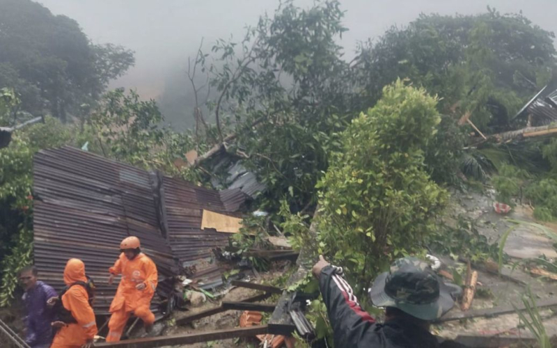 Indonesien zwei starke Erdbeben gleichzeitig ausgelöst: Es droht ein Tsunami
