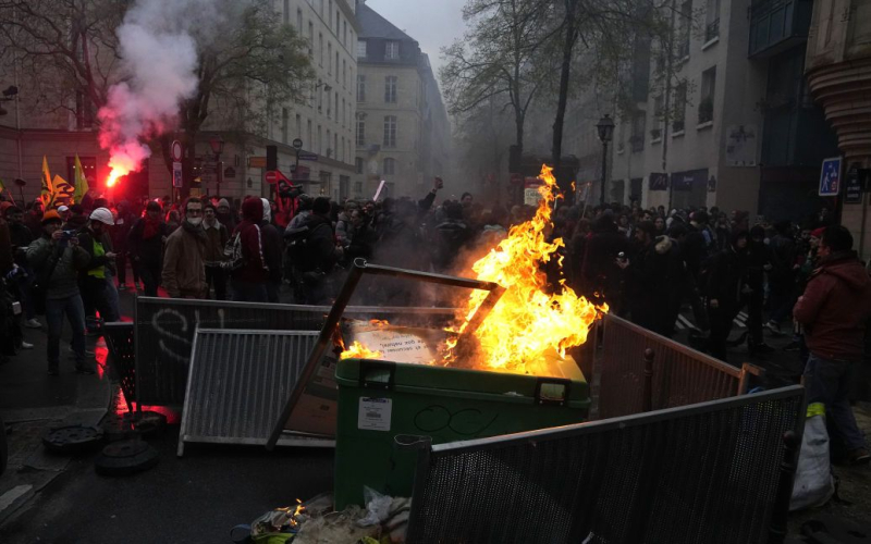 Der französische Verfassungsrat billigte die Rentenreform: Das Land wurde von einer neuen Protestwelle erfasst