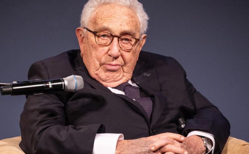 Unverschämte Äußerungen: Warum hat Kissinger in Verhandlungen mit Russland über chinesische Vermittlung gesprochen