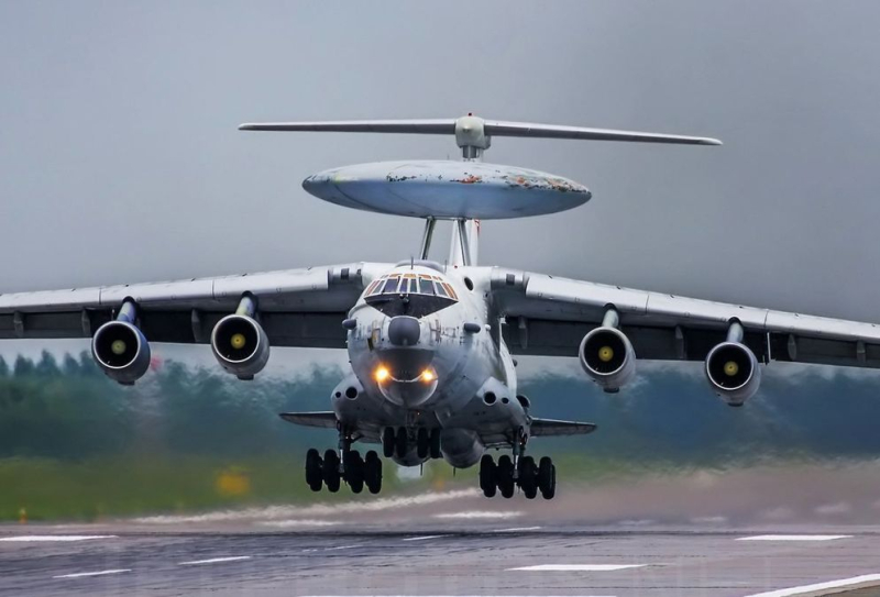 Russen jammern über 'Terroranschlag': Die Ukraine wollte angeblich ihre A-50 beschädigen Flugzeuge