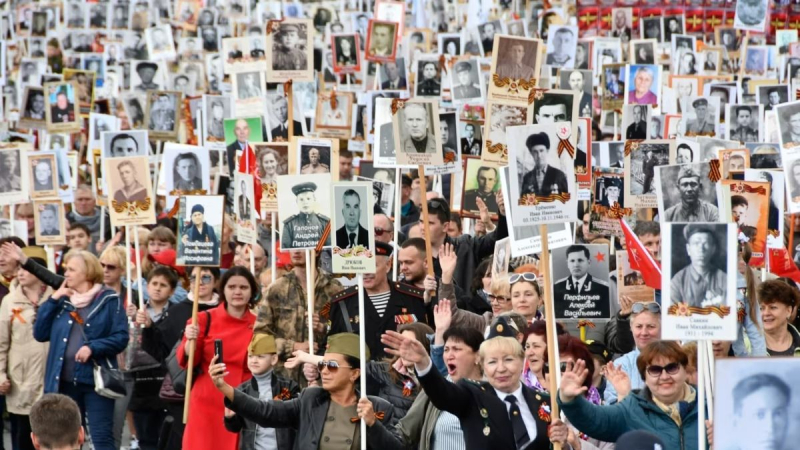 Tänze auf Gräbern und Bacchanalien: Ein Politologe erklärt den russischen Kult des 