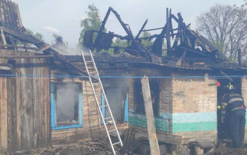 In der Nähe von Kiew brach in einem Haus mit 6 Kindern ein Feuer aus: Ein kleines Mädchen starb 