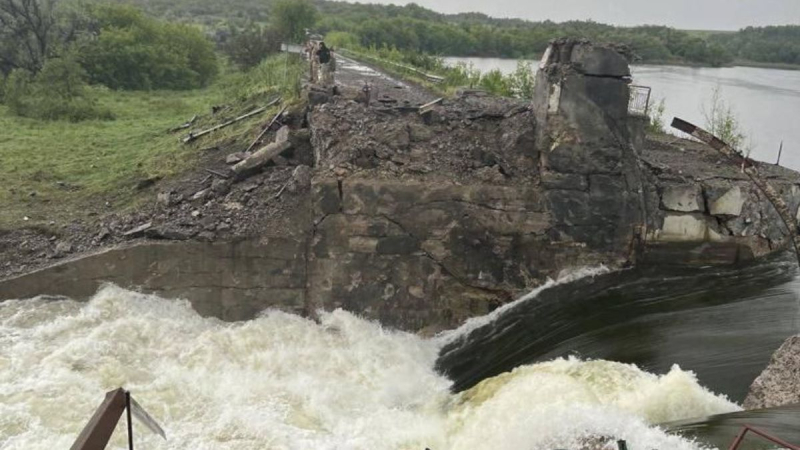 Russen stoßen auf einen Staudamm in der Region Donezk: Es besteht eine große Gefahr für die Bevölkerung
