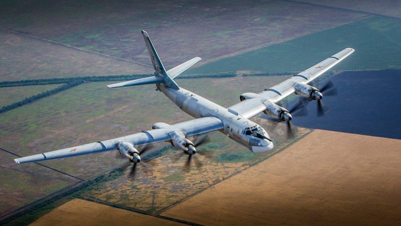 Der pensionierte Generalleutnant schlug vor, dass es realistisch sei, russische Tu-95 über das Kaspische Meer zu bringen.“ />< /p></p>
<p _ngcontent-sc99=