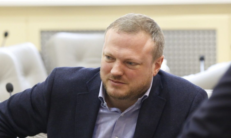 Flüchtiger Abgeordneter und an den NABU-Ermittlungen beteiligter Svyatoslav Oleinik stürzt sich erneut in die Politik, Medien