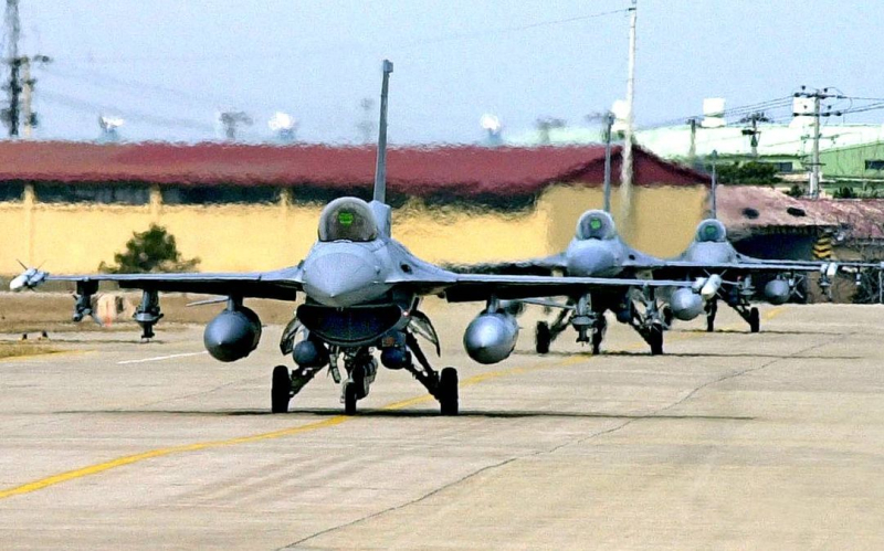 Einige Vorbereitungen bereits abgeschlossen: Militärexperte, wie man F-16 schneller bekommt