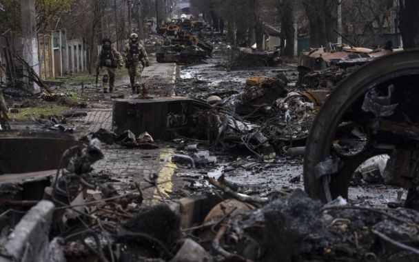  Vergewaltigung und Massaker: Die Verbrechen der „Wagneriten“, die die ganze Welt verblüfften – CBS-Untersuchung rund um die Hauptstadt Kiew, die Orte der Morde in Bucha wurden entdeckt.</p>
<p dir=