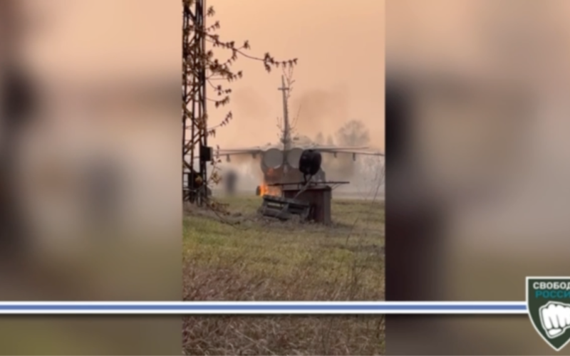 Partisanen verbrannte ein Su-24-Kampfflugzeug in Nowosibirsk (Video)