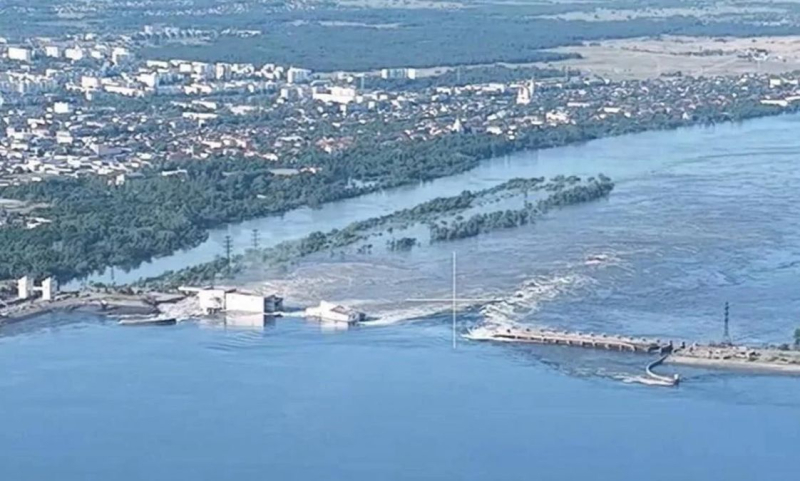 Ukrhydroenergo hat einen Weg gefunden, das Ausmaß der Katastrophe aufgrund der Explosion der Kakhovskaya zu verringern Wasserkraftwerk