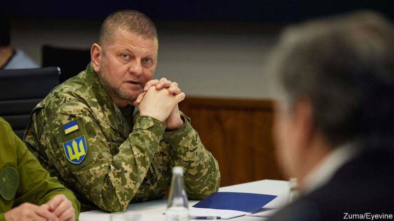 Zaluzhny wurde innerhalb der Mauern der russischen Generalstabsakademie aufgrund der Erwähnung erwähnt Gerasimov