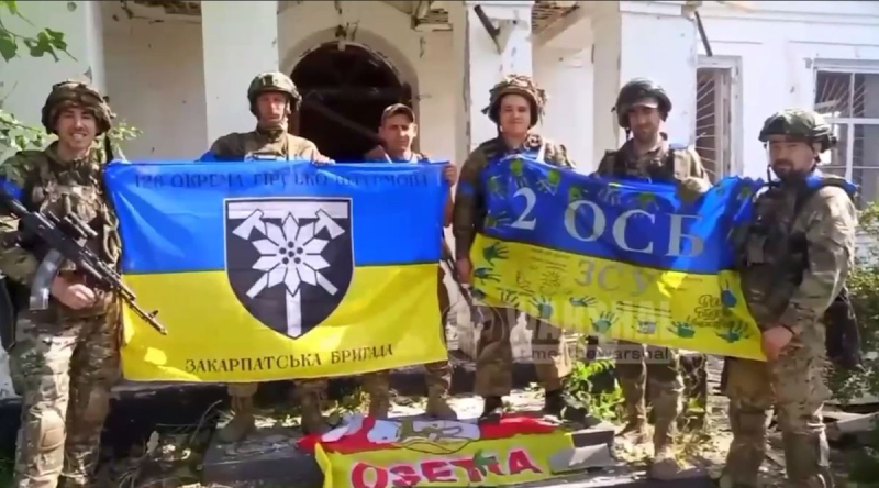 Das Banner der Ukraine ist bereits in Pjatikchatki aufgetaucht: rührende Aufnahmen der Bodentruppen