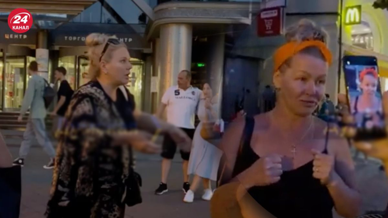 "In großer Zahl angekommen": Im Zentrum von Odessa haben zwei Frauen Straßenmusiker angegriffen wegen der ukrainischen Sprache 