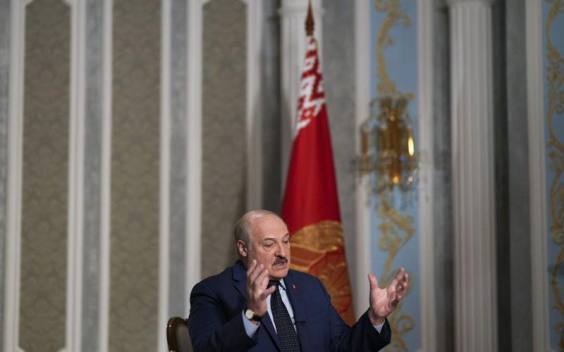 Lukaschenko äußerte sich zu den Gerüchten über seinen Gesundheitszustand: „Ich bin gelaufen, gesprungen, habe Hockey gespielt