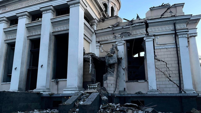 Die Rakete durchschlug die Spaso-Preobrazhensky-Kathedrale in Odessa bis zum ersten Stock. Das Fundament wurde beschädigt