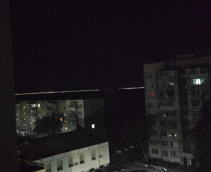 Auf der Krimbrücke herrschte ein „Notfall“: Zeugen hörten Explosionen, der Verkehr wurde gesperrt 