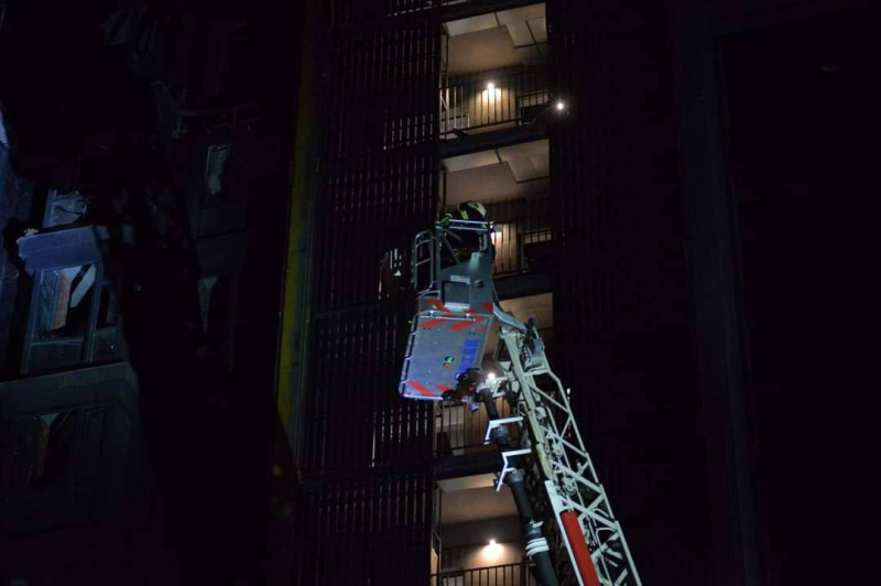 Russland griff ein Hochhaus in Dnipro mit Raketen an, neun Verletzte“ /></p>
<p>Foto: MVS</p>
<p><img decoding=