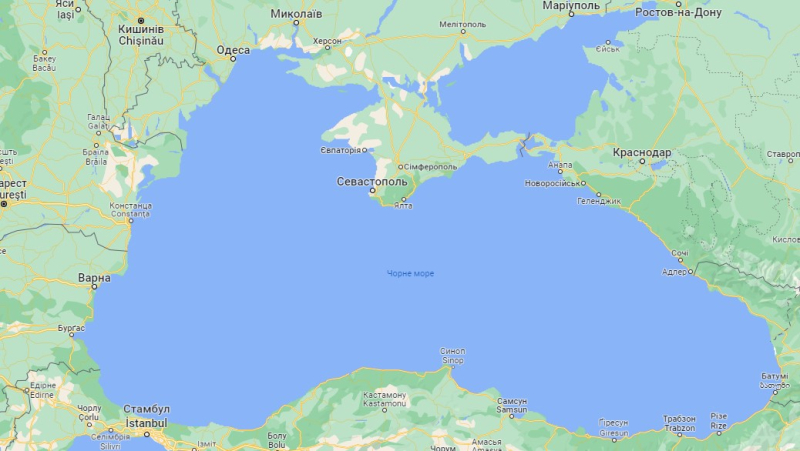 Die Russische Föderation schickte die Korvette Sergei Kotov ins Schwarze Meer, um Schiffe abzufangen – Britischer Geheimdienst“ /></p>
</p >
<p>Das britische Verteidigungsministerium hält es für realistisch, dass Sergej Kotow Teil der russischen Task Force zum Abfangen von Handelsschiffen wird, die nach Angaben der russischen Seite in die Ukraine unterwegs sind. Die Gefahrengefahr im Schwarzen Meer hat zugenommen.</p >
<p>Erinnern wir uns daran, dass Dmitri Peskow, der Pressesprecher des Präsidenten der Russischen Föderation, am 17. Juli, dem Tag, an dem das Getreideabkommen auslief, und nach den Explosionen auf der Krimbrücke die tatsächliche Beendigung der Abkommen über das Getreideabkommen bekannt gab Getreideabkommen.< /p> </p>
<p>Und seit dem 18. Juli begannen die Russen jede Nacht, die Hafeninfrastruktur im Süden der Ukraine anzugreifen.</p>
<p>Insbesondere feuerten die Russen seitdem nur noch in der Region Odessa ab:</p>
<ul>
<li> in der Nacht des 18. Juli – sechs Marschflugkörper des Kalibers;</li>
<li> in der Nacht zum Juli 19 – acht Kh-22-Raketen, eine X-59-Rakete, sechs Onyx-Raketen sowie acht Kamikaze-Drohnen vom Typ Shahed-136/131;</li>
<li>in der Nacht vom 20. auf den 12. Juli Shahed-136 /131, zwei Überschallraketen vom Kaliber, X-22 und Onyx;</li>
<li>in der Nacht des 21. Juli – drei Kaliber;</li>
<li>am Nachmittag des 21. Juli – sieben Onyx-Raketen;< /li>
<li>in der Nacht des 23. Juli – vier seegestützte Marschflugkörper vom Typ Caliber, fünf landgestützte Iskander-K-Marschflugkörper, fünf Onyx-Marschflugkörper, drei luftgestützte Marschflugkörper vom Typ Kh-22, zwei Iskander- M ballistische Raketen;</li>
<li>in der Nacht des 24. Juli drei Shahed-136/131-Drohnen.</li > </ul>
<p>Der Krieg in vollem Umfang dauert in der Ukraine den 518. Tag an.< /p> </p>
<p>Sie können die Situation in den Städten auf einer interaktiven Karte der Feindseligkeiten in der Ukraine verfolgen.</p>
<p>Weitere Informationen zum Krieg in der Ukraine – lesen Sie Online-Nachrichten im ICTV Facts-Material.</p>
</p></p>
<!-- relpost-thumb-wrapper --><div class=