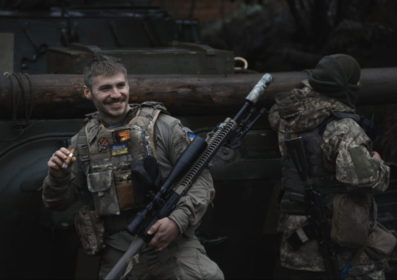 "Magura" sammelt Trophäenwaffen: Markus kritisiert die Russen wegen geladener Maschinengewehre