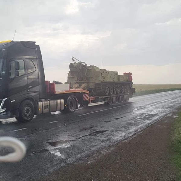 Lastwagen mit Ausrüstung fahren in Richtung Russland: Was ist bekannt? (Foto)