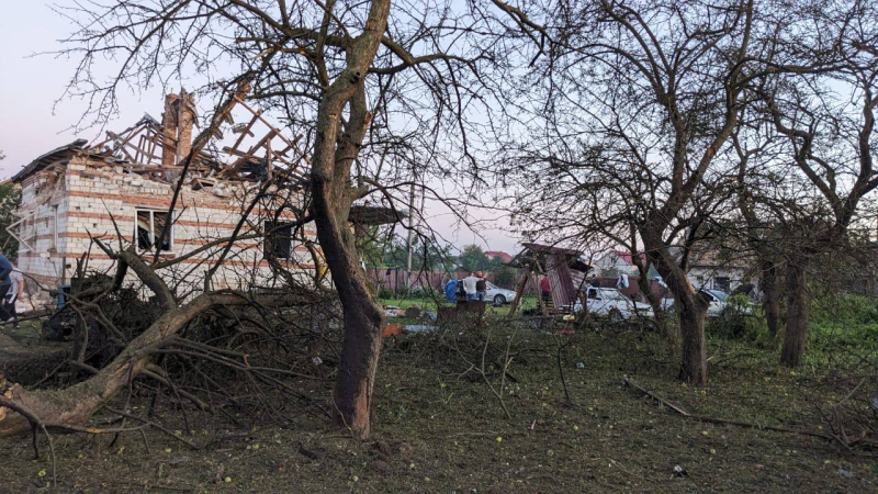 In zwei Dörfern der Region Lemberg wurden 19 Häuser durch Raketeneinschläge beschädigt, die Zahl der Opfer stieg