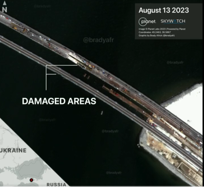 Nach dem Drohnenangriff im Juli. Satellit Bilder von Reparaturarbeiten an der Krimbrücke veröffentlicht“ />< /p> </p>
<p>In letzter Zeit wurden regelmäßig Ankünfte auf der besetzten Krim gemeldet. Am 12. August waren zweimal täglich Explosionen auf der illegal gebauten Kertsch-Brücke zu hören.</p>
<p>Die ersten Explosionen auf der Krim-Brücke erklangen am Nachmittag. Und der zweite Klatsch des Tages auf der Kertsch-Brücke ereignete sich etwa zwei Stunden später.</p>
</p></p>
<!-- relpost-thumb-wrapper --><div class=