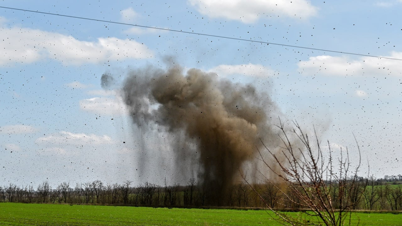 Eine Explosion war aus Dutzenden Kilometern Entfernung zu hören: Eine russische Militärbasis wurde wahrscheinlich in der Nähe von Melitopol zerstört 