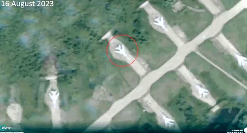 Der Flugplatz Soltsy nach der Zerstörung des Tu-22M3-Bombers wurde auf einem Satellitenfoto festgehalten