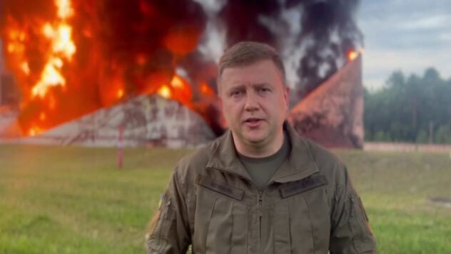Feuerwehrzug im Einsatz: Feindliche Drohnen zerstörten Öldepot in der Region Riwne