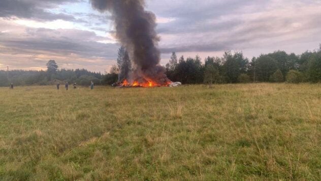 Ein Militärflugzeug ist in Russland abgestürzt: Es gibt Tote