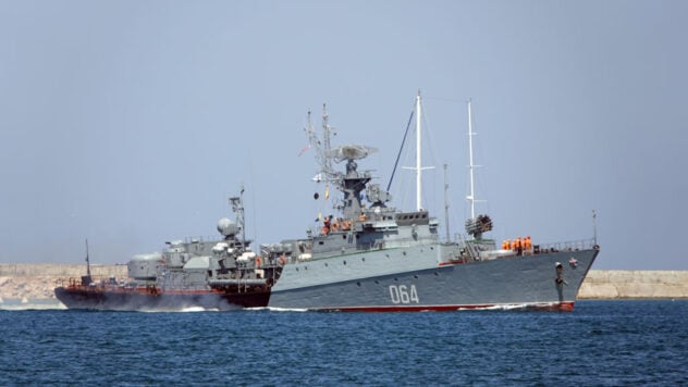 Es gibt keine Trägerraketen im Schwarzen Meer, im Asowschen Meer schon weiter im Dienst – Marine der Streitkräfte der Ukraine“ />< /p> </p>
<p>Bis zum Nachmittag des 24. August reduzierte Russland die Zahl der <strong>Schiffe im Schwarzen Meer</strong> von neun auf vier Einheiten.</p>
<p>Insbesondere brachte die Russische Föderation ab August ein kleines Raketenschiff mit Kaliber acht ins Asowsche Meer.</p>
<p><strong>Im Asowschen Meer</strong> 22 waren zwei feindliche Schiffe im Einsatz.</p>
<p>Unter ihnen bleibt der Träger von Kaliber-Marschflugkörpern.</p>
<p>Eine Gesamtsalve kann aus bis zu acht Raketen bestehen.</p>
<p ><strong>Im Mittelmeer</strong> sind acht feindliche Schiffe im Kampfeinsatz, darunter zwei Träger von Kaliber-Marschflugkörpern mit einer Gesamtsalve von bis zu 24 Raketen. </p>
</p>
<p >Der Krieg in der Ukraine dauert bereits den 547. Tag an.</p>
<p>Sie können die Situation in den Städten auf einer interaktiven Karte der Feindseligkeiten in der Ukraine verfolgen.</p>
<p>Weitere Informationen über den Krieg in der Ukraine – lesen Sie die Online-Nachrichten im ICTV Facts-Material.</p>
</p></p>
<!-- relpost-thumb-wrapper --><div class=