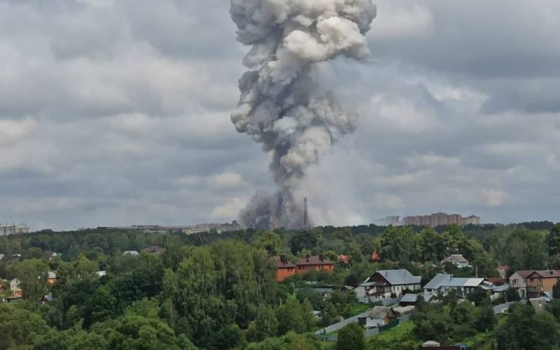 Am Ort einer Fabrikexplosion in der Region Moskau wurden bereits 48 Leichenfragmente gefunden