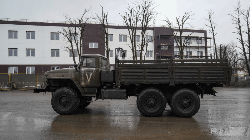 Die Besatzer bauen weiterhin Befestigungen in der Nähe von Mariupol und verschleiern Andryushchenkos Ausrüstung