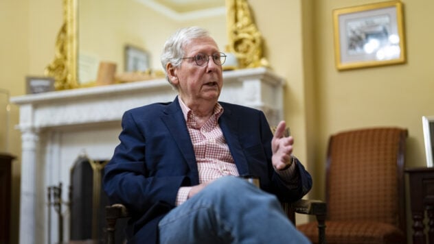 Der Senat soll bis Ende September ein Finanzhilfepaket für die Ukraine verabschieden – Mitch McConnell“ /></p >
<p>Der Anführer der republikanischen Minderheit im US-Senat, Mitch McConnell, forderte die weitere Unterstützung der Ukraine im Krieg gegen Russland und erinnerte daran, dass konservative Politiker Anfang September ihre Versuche, den Krieg zu stoppen, verstärkten die Bereitstellung militärischer Hilfe für die Streitkräfte der Ukraine zur Konfrontation mit dem Aggressorstaat.</p>
<p> Dies wird von Politico berichtet.</p>
<blockquote>
<p>— Nach Putins Invasion in der Ukraine war Präsident Biden nicht so entschlossen, wie viele von uns es gerne hätten. „Eine Verschärfung dieser Fehler des Weißen Hauses wird den Kongress nicht entlasten“, sagte er. McConnell bemerkte.</p>
</blockquote>
<p>Er fügte außerdem hinzu, dass „jetzt nicht die Zeit ist, sich zu entspannen“. Und er äußerte die Hoffnung, dass die Senatoren noch vor Ende September der Bereitstellung eines zusätzlichen Finanzhilfepakets für die Ukraine zustimmen würden.</p>
<p>Mitch McConnell betonte wiederholt, wie wichtig es sei, die Unterstützung der USA für die Ukraine im Krieg fortzusetzen gegen Russland, trotz des hartnäckigen Widerstands einiger konservativer politischer Kreise.</p>
<p>Die Bemühungen der Republikaner waren nicht umsonst – die Senatoren diskutieren bereits über die Höhe der Mittel, die Kiew zur Bewältigung der Folgen des Krieges benötigt, und versuchen auch, die Regierung offen zu halten.</p>
<p>Erinnern Sie sich daran am Mittwoch Am 6. September traf ein Staatsbeamter zu einem offiziellen Besuch beim US-Außenminister Anthony Blinken in Kiew ein.</p>
<p>Nach Gesprächen mit Außenminister Dmitri Kuleba kündigte der Leiter des Außenministeriums ein weiteres Militärhilfepaket in Höhe von 1 Milliarde US-Dollar an Ukraine. Ziel ist es, die Luftverteidigung zu stärken und die Hilfe für die Zivilbevölkerung auszuweiten.</p >
<p>Mitte August forderte Anthony Blinken den Kongress auf, schnell zusätzliche Mittel in Höhe von 24,1 Milliarden US-Dollar zu genehmigen, um die Ukraine im militärischen, wirtschaftlichen und militärischen Bereich zu unterstützen humanitäre Bereiche.</p>
<p>Am 19. Juli kündigten die Vereinigten Staaten ein neues Paket militärischer Hilfe für die Ukraine in Höhe von 1,3 Milliarden US-Dollar an. Das Paket umfasst NASAMS-Systeme, schwere TOW-Lenkflugkörper, Switchblade-Drohnen, UAV und EW Gegenmaßnahmen, taktische Fahrzeuge und andere Arten von Waffen.</p>
</p></p>
<!-- relpost-thumb-wrapper --><div class=