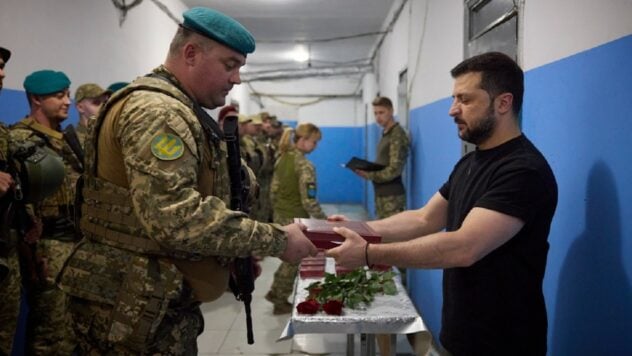 Selensky besuchte acht Kampfbrigaden in der Region Donezk