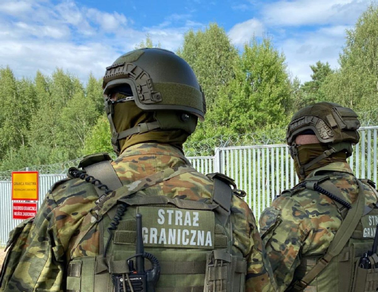 Unbekannte Personen in belarussischer Uniform und Sturmhauben griffen polnische Grenzschutzbeamte an