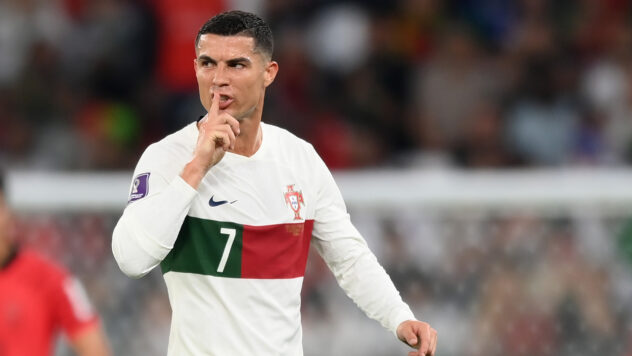 Ich kann noch viel tun: Der 38-jährige Ronaldo verriet, wann er bereit sein wird in den Ruhestand gehen“ /> </p>
<p>Fußballer der portugiesischen Nationalmannschaft und Saudi-Arabiens Al-Nasr <strong>Cristiano Ronaldo</strong> sagte, wann er bereit sein wird, seine Fußballschuhe an den Nagel zu hängen.</p>
<p >Laut dem Stürmer wird er weiterspielen, bis seine Beine „sagen: Cristiano, das reicht.“</p>
<p>Sein Kommentar wurde von Fußball-Insider Fabrizio Romano im sozialen Netzwerk X (ehemals) veröffentlicht Twitter).</p>
<p>Ich schaue mir gerade </p>
<blockquote><p>< p>— Sie sagen, dass Ronaldo am Ende ist … aber das ist nicht wahr. Ich werde so lange weiterspielen, bis meine Beine sagen: Cristiano, das reicht. Ich kann noch viel tun. Ich liebe immer noch Fußball und das Toreschießen. Ich liebe es immer noch, zu gewinnen. Sie sagen, ich sei fertig, aber ich beweise immer noch, dass ich es nicht bin, — Sagte Ronaldo.</p>
</blockquote>
<p>Cristiano Ronaldo, 38, wechselte im Dezember 2022 zu Al-Nasr in Saudi-Arabien. Sein Vertrag mit dem Verein läuft bis zum Sommer 2024.</p>
<p>In dieser Saison erzielte der Portugiese neun Tore und vier Assists in der saudi-arabischen Fußballmeisterschaft. Ronaldo ist jetzt der Spitzenreiter im Punkterennen.</p>
</p></p>
<!-- relpost-thumb-wrapper --><div class=