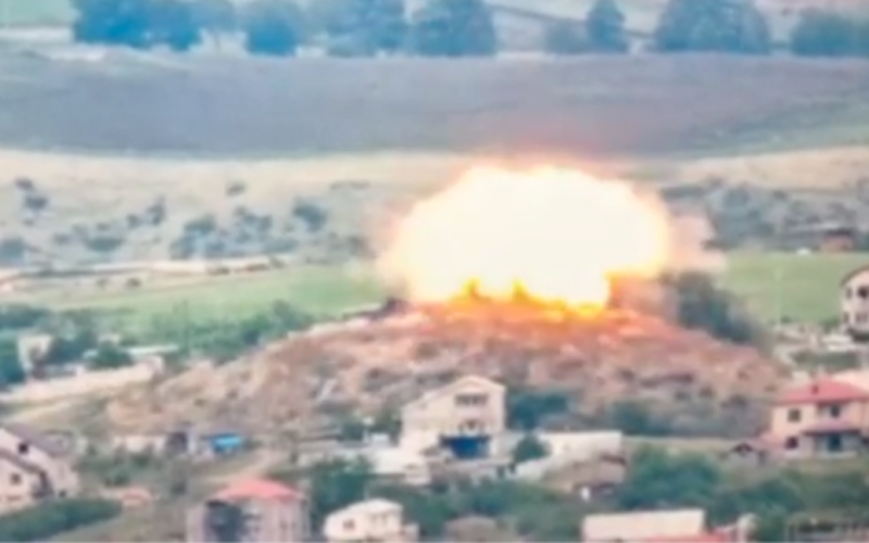 Aserbaidschan begann mit „Anti-Terror-Maßnahmen“ in Berg-Karabach: Explosionen donnern (Foto, Video)