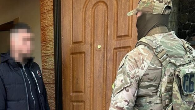 Der Militärkommissar und der Direktor der Universität wurden festgenommen: Der SBU enthüllte neue Pläne für die Austritt von Wehrdienstverweigerern“ /></p>
<p>Der SBU hat fünf neue Kanäle für die illegale Auslandsreise von Männern im wehrfähigen Alter, die sich der Mobilisierung entziehen, aufgedeckt.</p>
<p>In diesen Fällen hat der Leiter von Eines der regionalen Militärregistrierungs- und Einberufungsbüros in der Region Charkow und der Direktor einer Zweigstelle einer Privatuniversität in Riwne wurden festgenommen.</p>
<p>Verdächtige wegen „Belohnung“; half Wehrdienstverweigerern dabei, auf der Grundlage gefälschter Dokumente oder unter Umgehung von Kontrollpunkten in die Europäische Union zu reisen.</p>
<p>Jetzt sind sie auf der Suche nach </p>
<p>Für ihre “Dienste” Sie nahmen zwischen 800 und 8.000 US-Dollar ein. Der Betrag hing von der Dringlichkeit der Abreise und der Verfügbarkeit von Vermittlern ab.</p>
<p>Den Ermittlungen zufolge verkaufte der Leiter des regionalen Militärregistrierungs- und Einberufungsamts in der Region Charkow potenziellen Wehrpflichtigen fiktive Bescheinigungen über Dienstunfähigkeit aus gesundheitlichen Gründen, da er Komplizen in der VVK hatte.</p>
<p>Und der Direktor der regionalen Zweigstelle einer der Privatuniversitäten in Rowno versprach Wehrpflichtigen im Austausch für Bestechungsgelder Einschreibung an einer Universität mit dem Recht, die Wehrpflicht aufzuschieben, sowie die Entsendung ins Ausland unter dem Vorwand, an einer Partnerbildungseinrichtung zu studieren.</p>
<p> In Transkarpatien wurden zwei Kanäle illegaler Migration außerhalb der Ukraine aufgedeckt. So transportierte ein Angreifer im Bezirk Tyachevsky Wehrdienstverweigerer über den Fluss, der entlang der Grenze verläuft, und in Beregovsky — Die Frau verpflichtete sich, sie auf Waldwegen über die Grenze zu transportieren.</p>
<p>In der Region Iwano-Frankiwsk wurden drei Geschäftsleute festgenommen, die Männer durch unzugängliches bergiges Gelände transportierten.</p>
<p>SBU-Beamte schafften es um die Überstellung von mehr als hundert Wehrdienstverweigerern ins Ausland zu verhindern.</p>
</p></p>
<!-- relpost-thumb-wrapper --><div class=