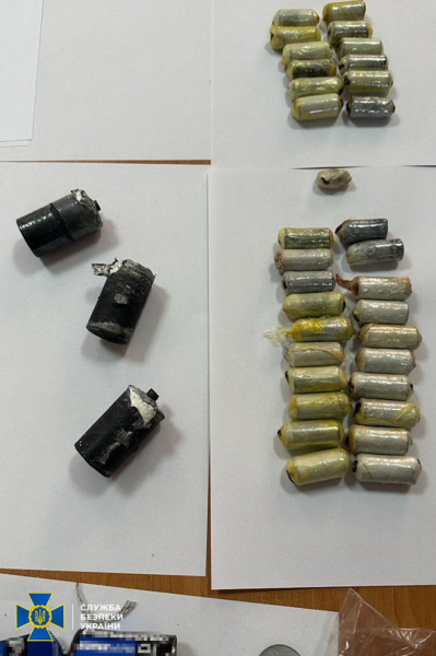 Half Ein Kilo Kokain im Magen: SBU hat einen Drogendealer an der Grenze zur Ukraine festgenommen“/></p>
<p>Kokain wurde in speziellen Kapseln transportiert, wie gefälschte </p>
<p><img decoding=