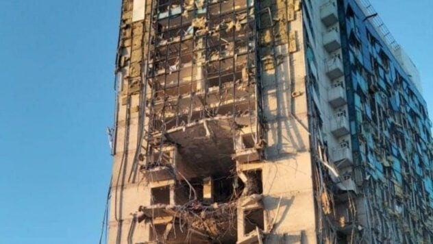 Jeder, der in der Stadt war, erinnert sich: Der staatliche Rettungsdienst zeigte Fotos und Videos von einem ausgebranntes Hotel in Odessa“ /></p>
<p>In der Nacht des 25. September wurden in Odessa das Marineterminal und das Bahnhofshotel von russischen Invasoren angegriffen.</p>
</p>
<p>Das Marineterminal wurde beschädigt und das Gebäude des Bahnhofshotels wurde fast vollständig zerstört und niedergebrannt.</p>
<p>Jetzt sehen sie zu </p>
<p>Das Gebäude wurde nicht einmal dadurch gerettet dass Retter das Feuer nach einem Raketenangriff umgehend löschten.</p>
<p>Verletzungen konnten vermieden werden, da das Gebäude mehrere Jahre lang nicht stand.</p>
<blockquote>
<p>– Das Hotel am Meer Der Bahnhof in Odessa war ein bedeutendes und markantes Denkmal für jeden, der jemals in der Stadt war. Heute hat Russland es zerstört… – betonte der Staatliche Dienst der Ukraine für Notsituationen und veröffentlichte ein Video des Feuerlöschens.</p>
</blockquote>
</p>
<p>< /p></p>
<!-- relpost-thumb-wrapper --><div class=