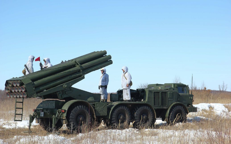 Russland behauptet, dass die Ukraine angeblich von Uragans aus auf die Region Belgorod geschossen habe. /></p>
<p><strong>Angeblich wurden die Raketen abgeschossen.</strong></p>
<p>Die Russen „schaffen“ wieder etwas: das russische „Luftverteidigungs“-System angeblich bei 3 :45 am 30. September.“ stoppte den Terroranschlag des Kiewer Regimes.“</p>
<p>Dies wurde vom russischen Verteidigungsministerium erklärt.</p>
<p>Sie sagen, dass das „Luftverteidigungssystem“ neun Granaten des Uragan-Mehrfachraketenwerfers über der Region Belgorod abgeschossen.“< /p> </p>
<p>Hurricane ist ein sowjetisches Mehrfachraketenwerfersystem (MLRS) mit einem Kaliber von 220 mm. Der Komplex wurde 1975 in Betrieb genommen.</p>
<p>Zuvor wurde berichtet, dass <strong>in der Region Belgorod nach einem Bombenangriff auf die Ukraine angeblich Luftabwehrraketen eingesetzt wurden</strong>.</p>
<p >Wir werden hinzufügen, dass< strong>in der Region Brjansk aufgrund der angeblichen „Ankunft“ das Licht verschwunden ist</strong>.</p>
<p><u><strong>Lesen Sie auch:</strong>< /u></p>
<h4> Verwandte Themen:</h4>
<p>Weitere Neuigkeiten</p>
<!-- relpost-thumb-wrapper --><div class=