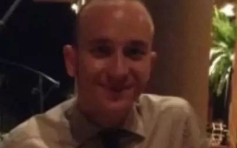 Der Winzer starb nach einem Sturz in den Bottich mit Prosecco“ /></p>
<p><strong>Er versuchte, einen Kollegen zu retten.</strong></p>
<p>In Italien starb ein Winzer, weil er in einen Bottich mit Prosecco fiel Prosecco.</p>
<p >Ladbible.com schreibt darüber.</p>
<p>Marco Bettolini aus Treviso führte Renovierungsarbeiten im Ca' di Rajo, als er erfuhr, dass sein Kollege Alberto Pini krank geworden war.</p>
<p>Der 46-Jährige eilte daraufhin zum Fass, um sich nach dem Zustand seines Freundes zu erkundigen. Als Bettolini jedoch hineinging, stürzte er zu Boden und schlug sich am Kopf auf. Dort war noch etwas Wein übrig.</p>
<p>Es ist unklar, ob er an den Folgen zweier Gärungen im Weingut oder an den Verletzungen im Zusammenhang mit einem Sturz starb.</p>
<p><img decoding=