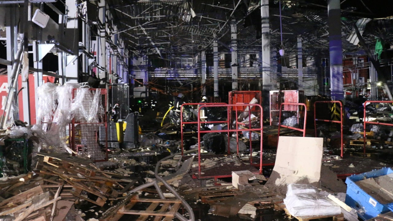 S-300-Angriff auf Novaya Poshta in der Nähe von Charkow : Die Zahl der Verwundeten ist auf 17 Personen gestiegen“ /></p>
<p><img decoding=