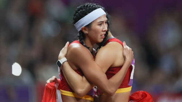 China zensierte Fotos von sich umarmenden Athleten bei den Asienspielen – alles wegen der Nummern auf ihren Shorts 