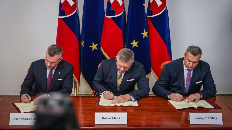 In der Slowakei bildeten die Parteien eine Koalition: sie teilten die Ministerien untereinander auf“ /></p>
<p>Slowakische Parteien teilten Ministerien in der Regierung des Landes auf/Foto von David Istok</p>
<p _ngcontent-sc94 class=
